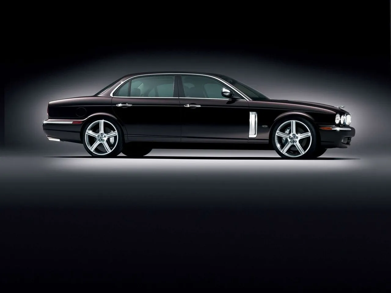 Jaguar Super V8 (2006) – boční profil