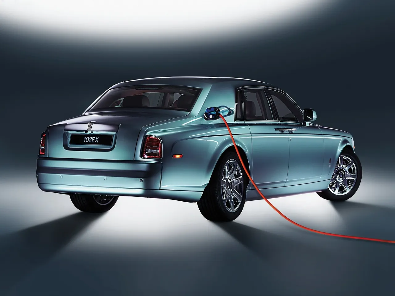 Rolls-Royce 102EX Electric Concept (2011) – zadní tříčtvrteční pohled