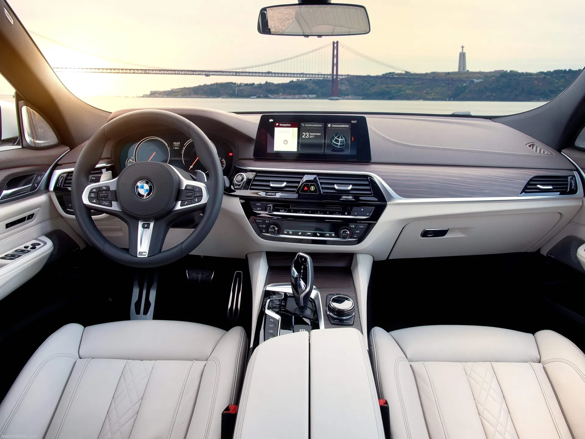 BMW 6-Series Gran Turismo (2018) – interiér