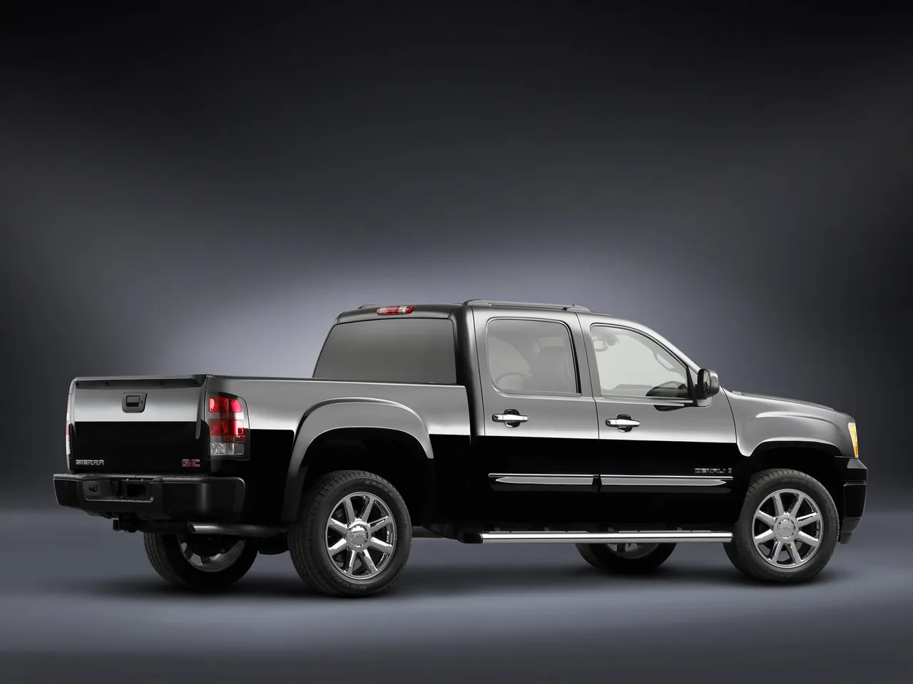 GMC Sierra Denali (2007) – zadní tříčtvrteční pohled