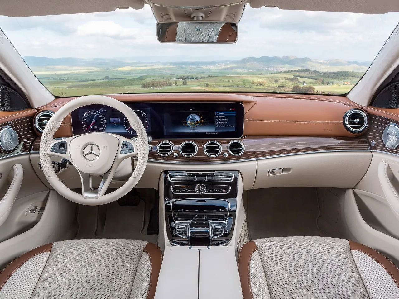 Mercedes-Benz E-Class Estate (2017) – interiér