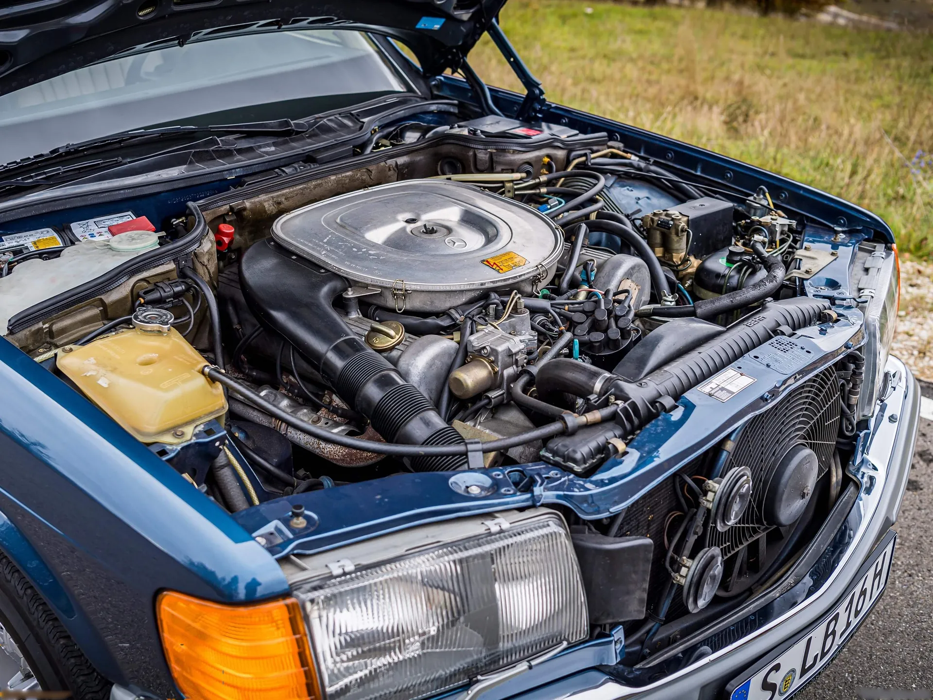 Mercedes-Benz 500 SEL W126 (1979) - Engine