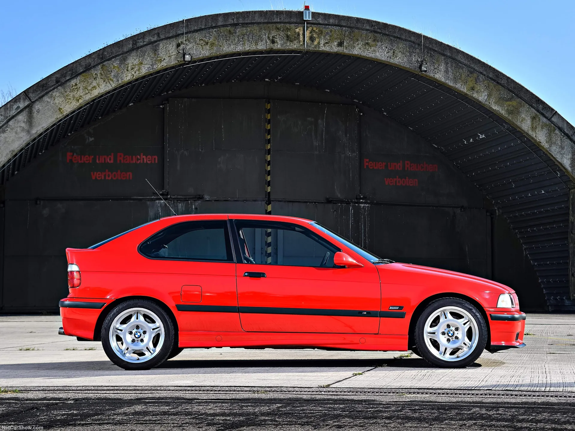 BMW M3 Compact Concept (1996) – boční profil