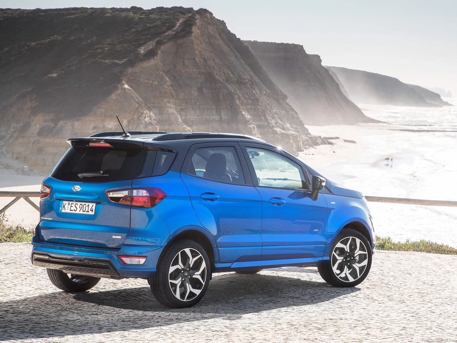 Ford EcoSport ST-Line (2018) – zadní tříčtvrteční pohled