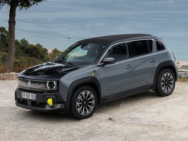 Renault 4 E-Tech Plein Sud (2026)