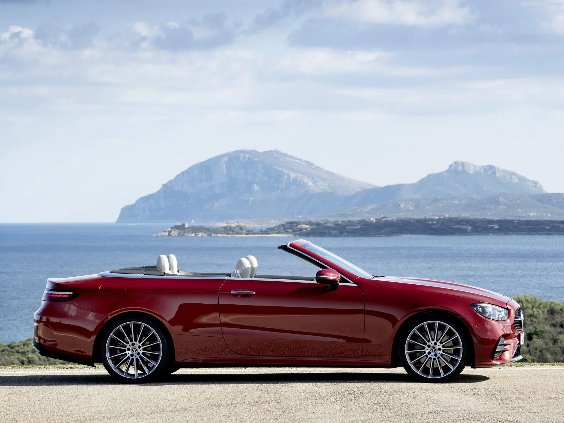 Mercedes-Benz E-Class Cabriolet (2021) – boční profil