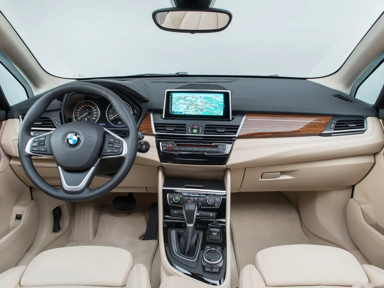 BMW 2-Series Active Tourer (2015) – interiér