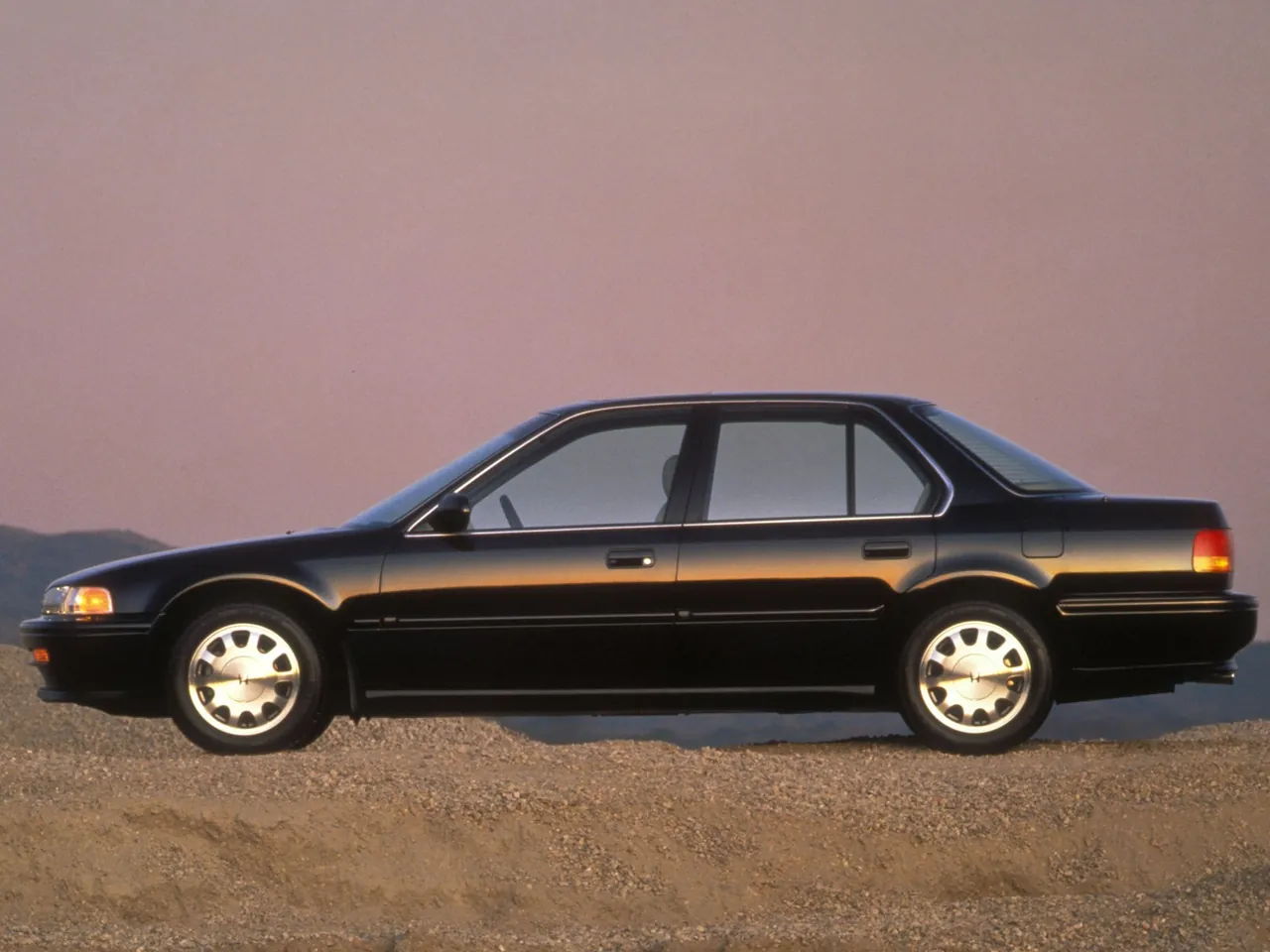 Honda Accord Sedan (1990) – boční profil
