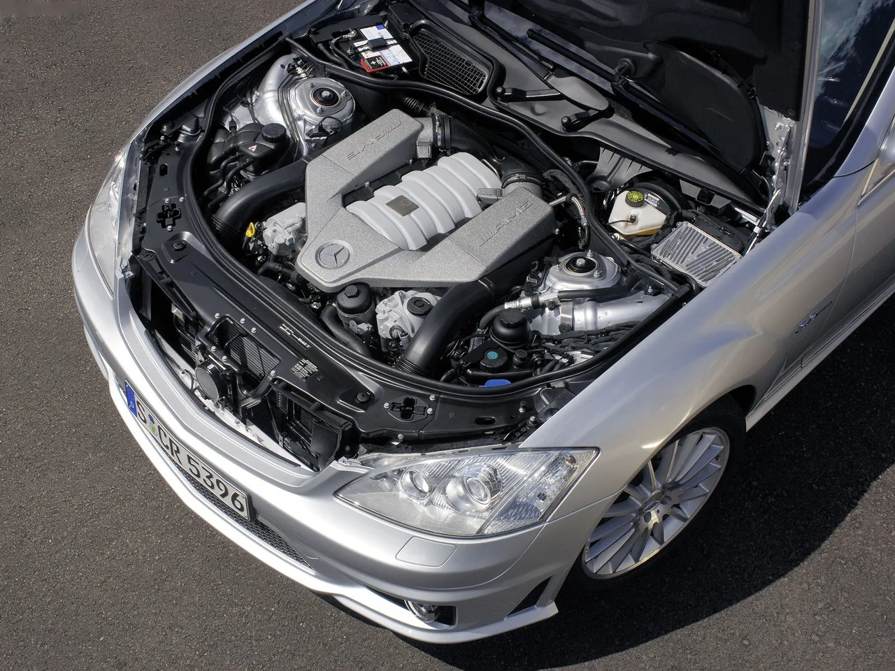 Mercedes-Benz S 63 AMG (2007) - Engine Bay
