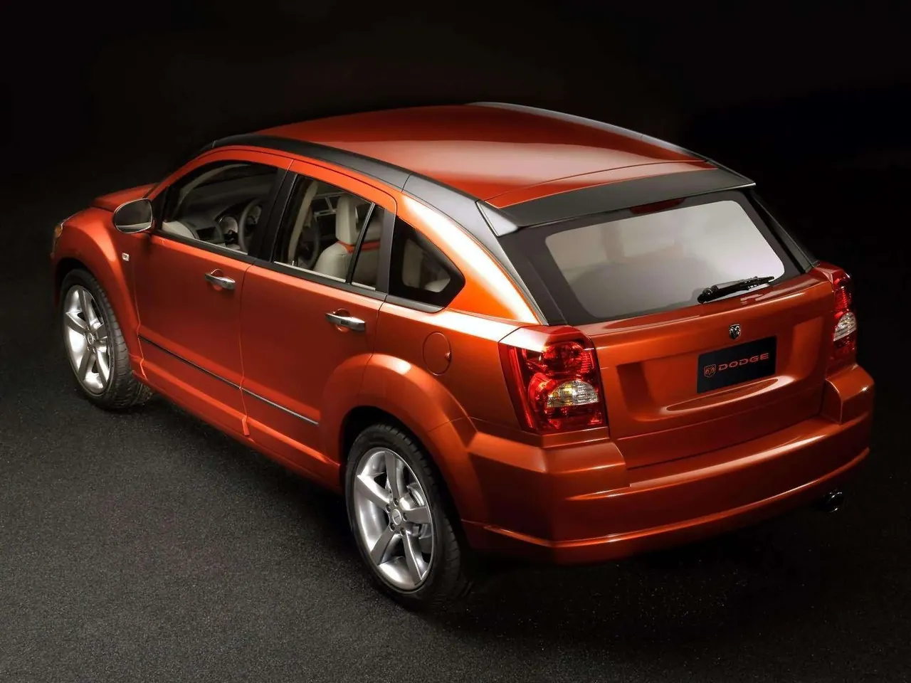 Dodge Caliber Concept (2005) – zadní tříčtvrteční pohled