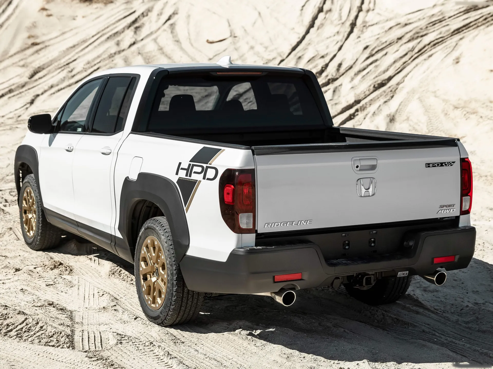Honda Ridgeline (2021) – zadní tříčtvrteční pohled