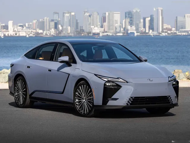 Lexus ES 350e (2026)