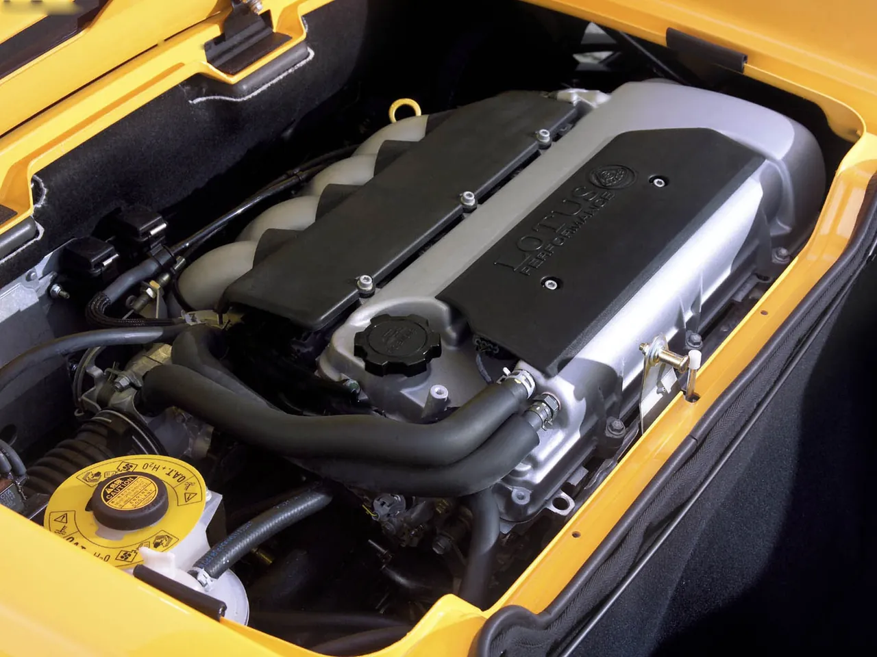Lotus Elise (2005) – motorový prostor