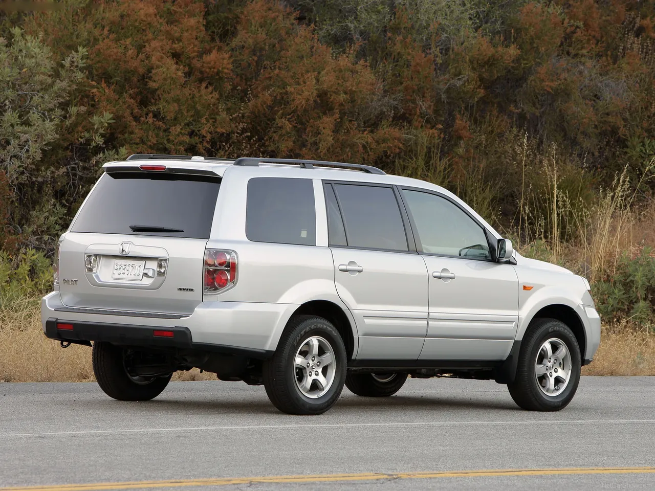 Honda Pilot EX-L 4WD (2007) – zadní tříčtvrteční pohled