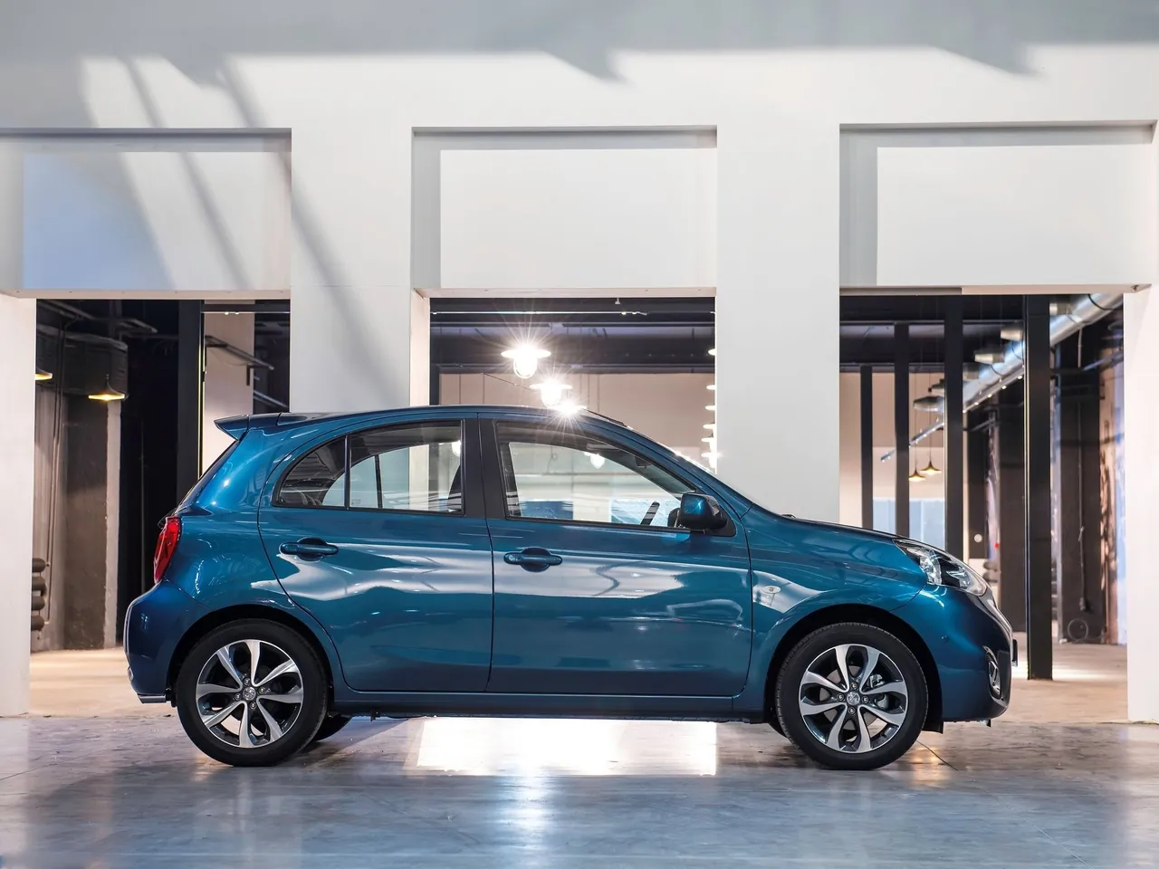 Nissan Micra (2014) – boční profil