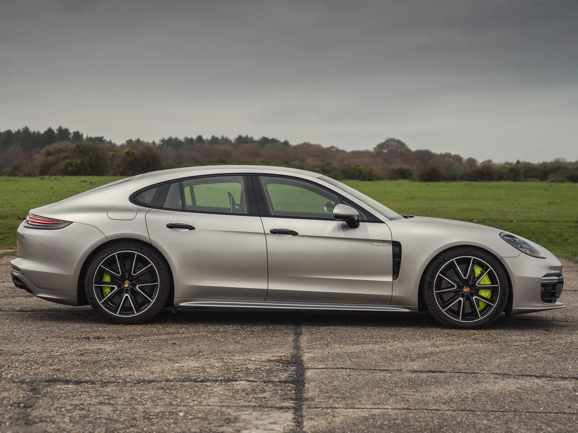 Porsche Panamera Turbo S E-Hybrid (2018) – boční profil