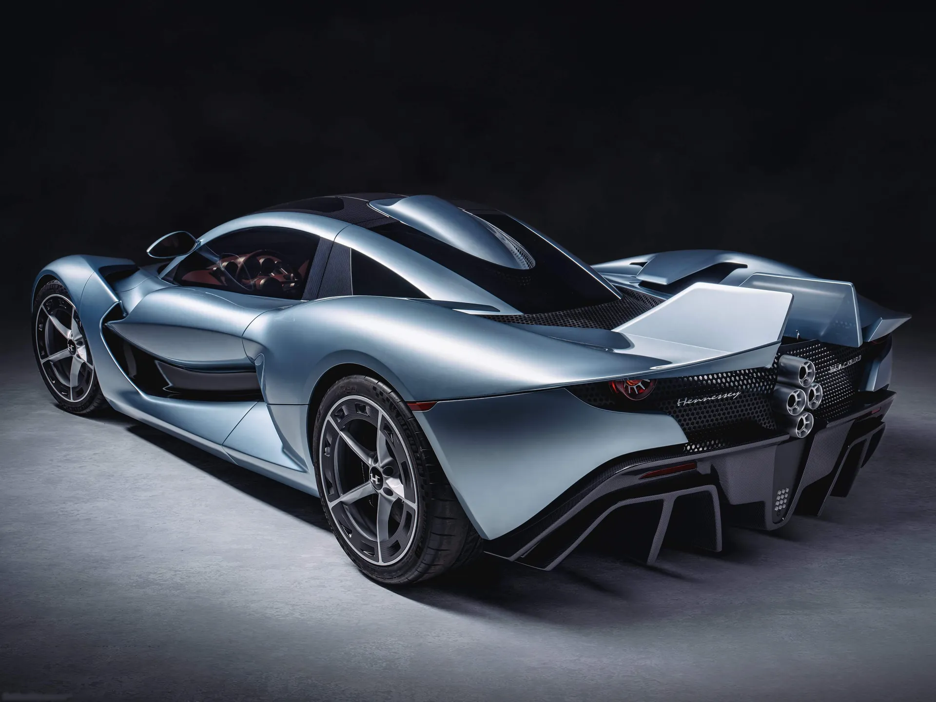Hennessey Blackbird (2030) – zadní tříčtvrteční pohled