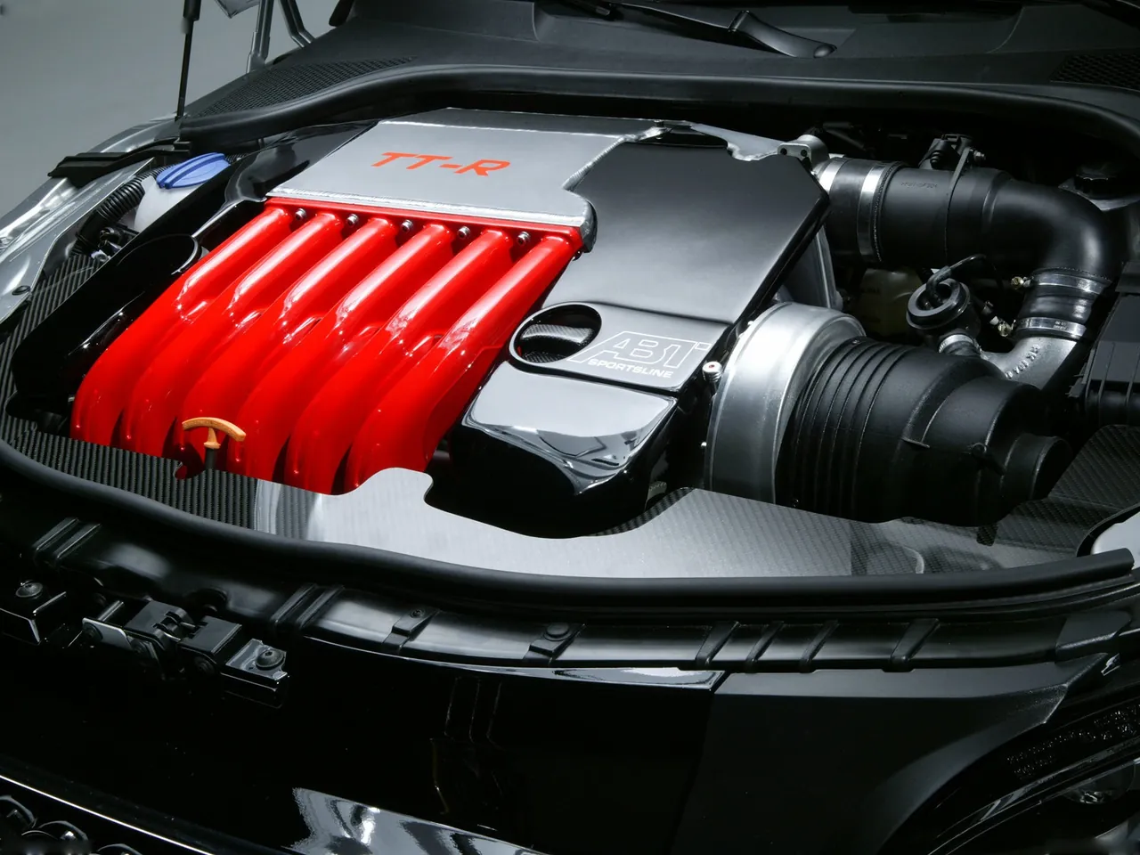 ABT Audi TT-R (2007) – motorový prostor