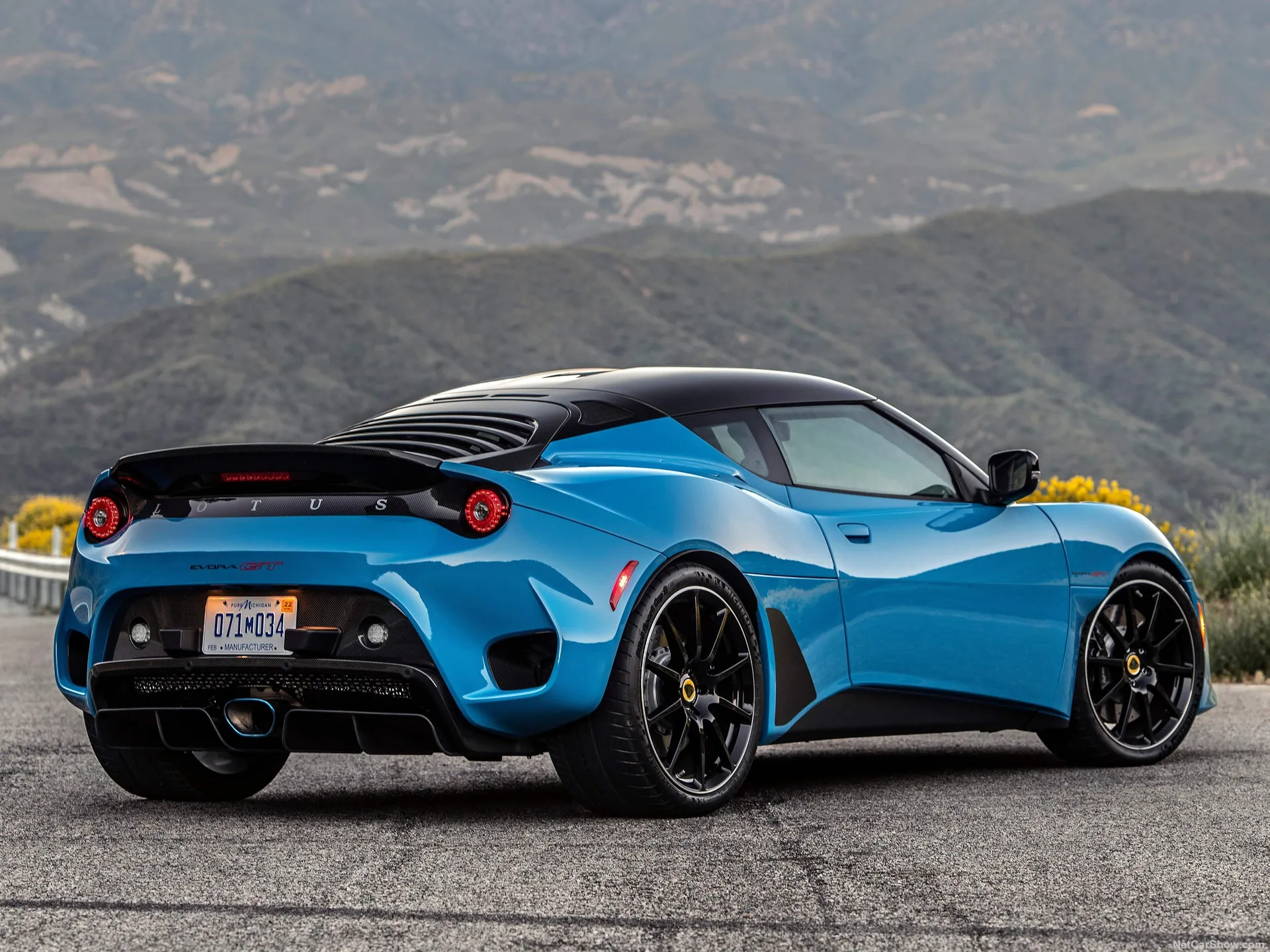Lotus Evora GT (2020) – zadní tříčtvrteční pohled