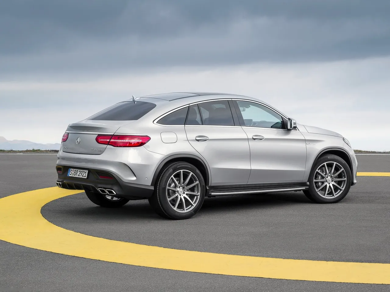 Mercedes-Benz GLE63 AMG Coupe (2016) – zadní tříčtvrteční pohled