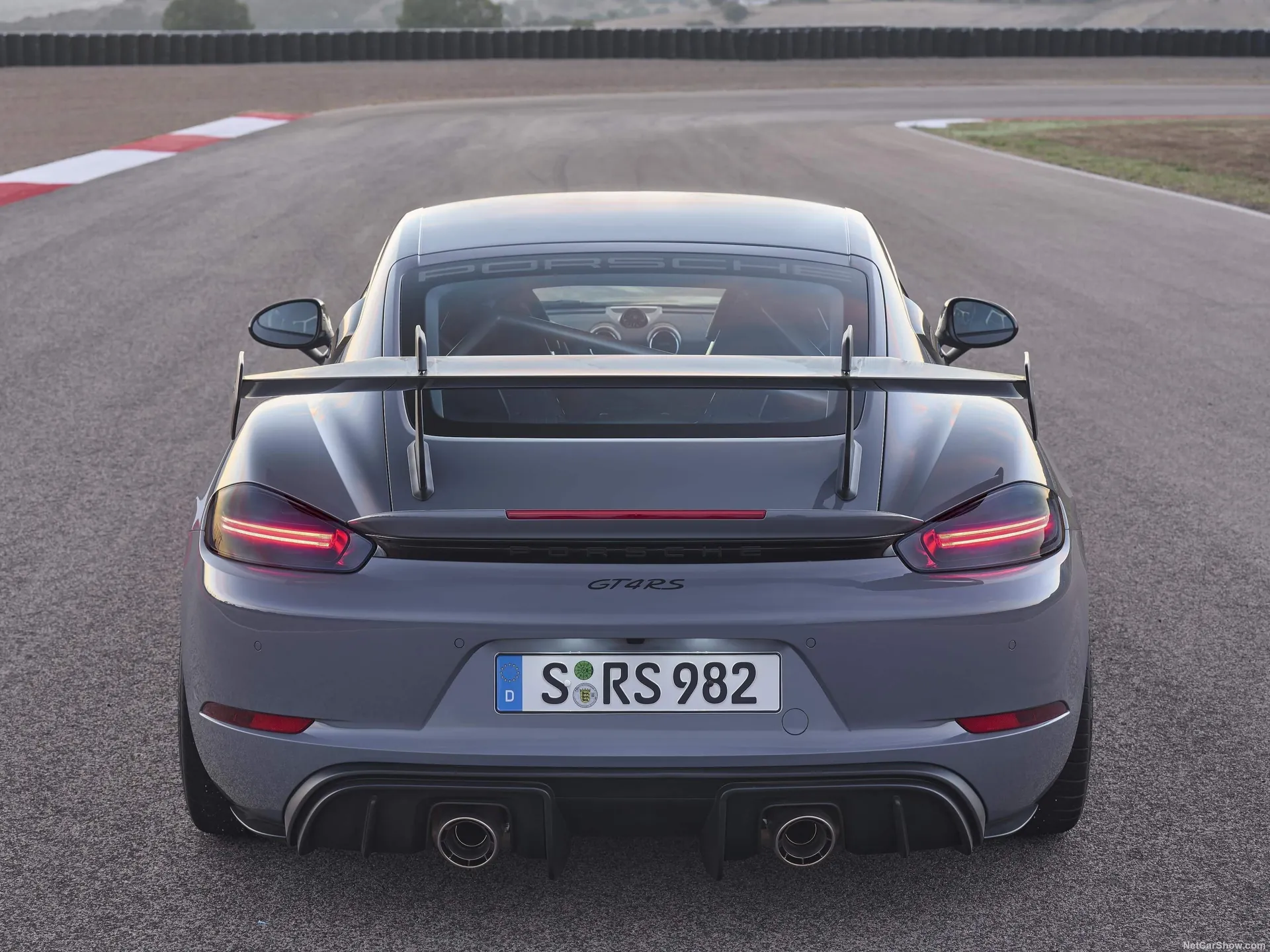 Porsche 718 Cayman GT4 RS (2022) - Rear
