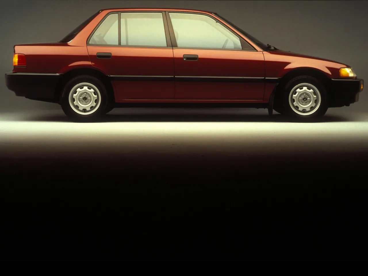 Honda Civic Sedan (1988) – boční profil