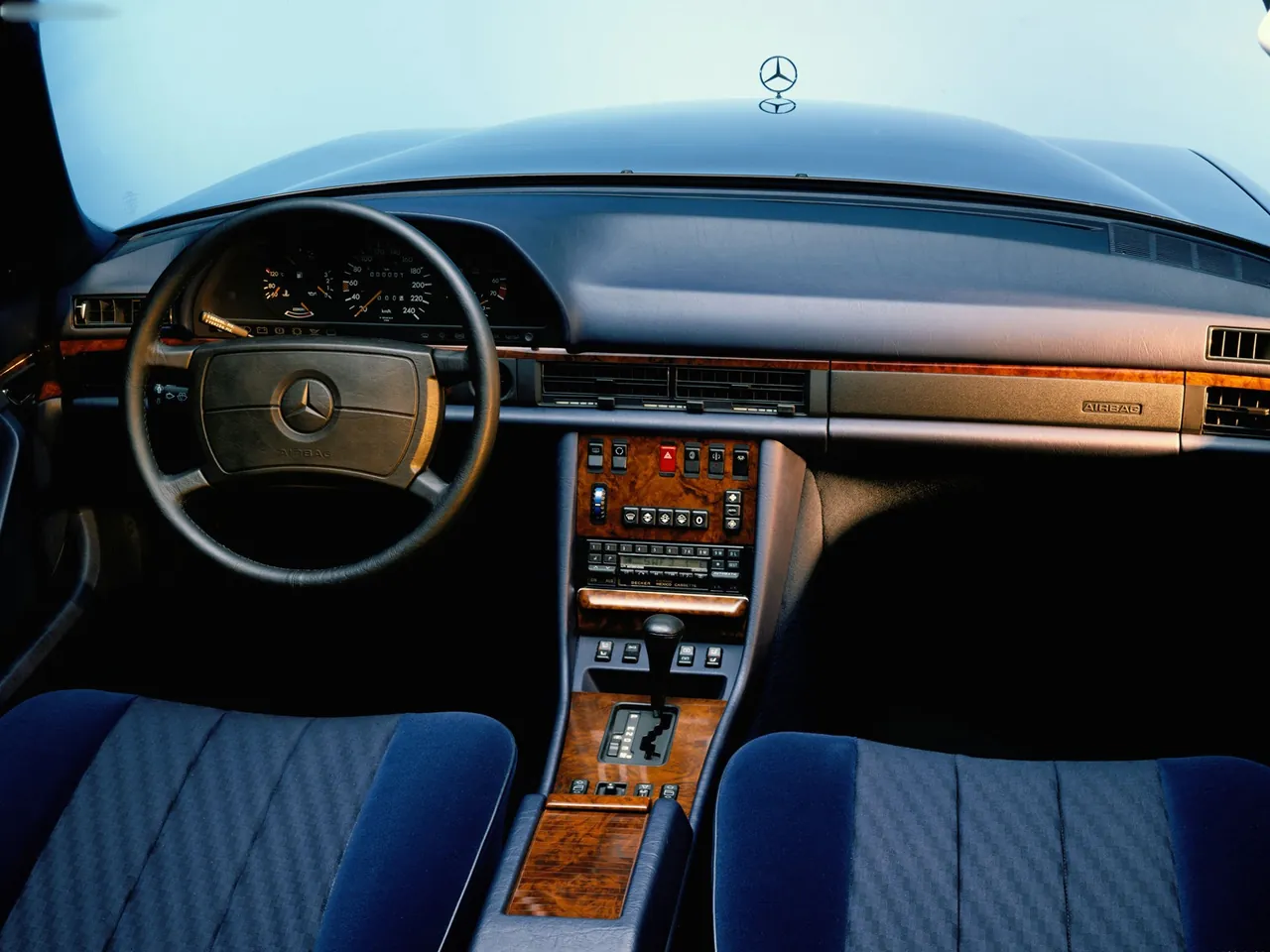 Mercedes-Benz S-Class W126 (1979)