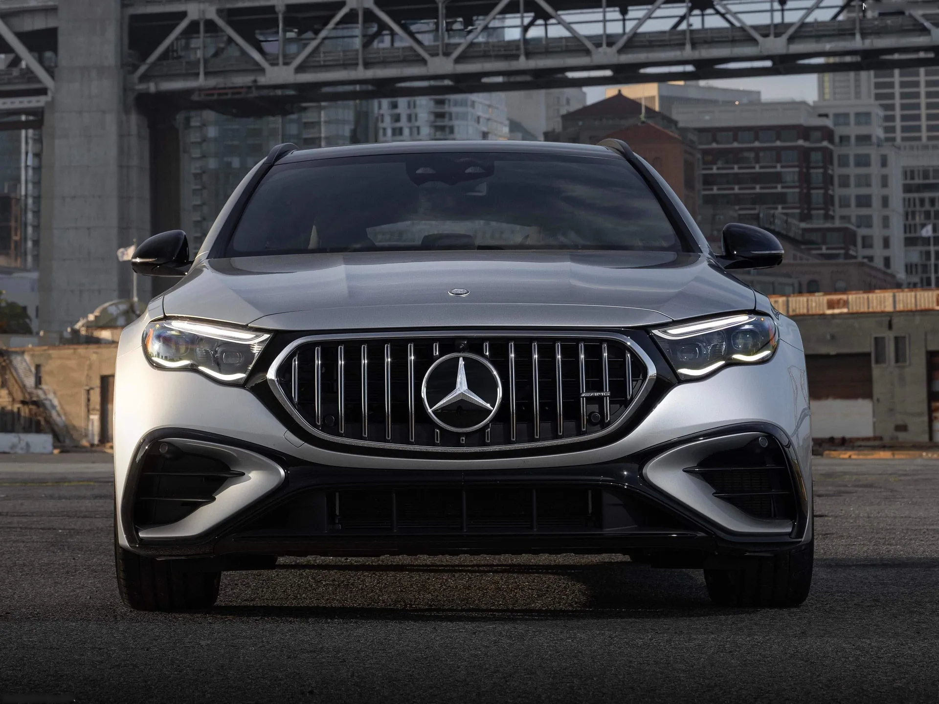Mercedes-Benz E53 AMG Hybrid Estate (2025) – zepředu
