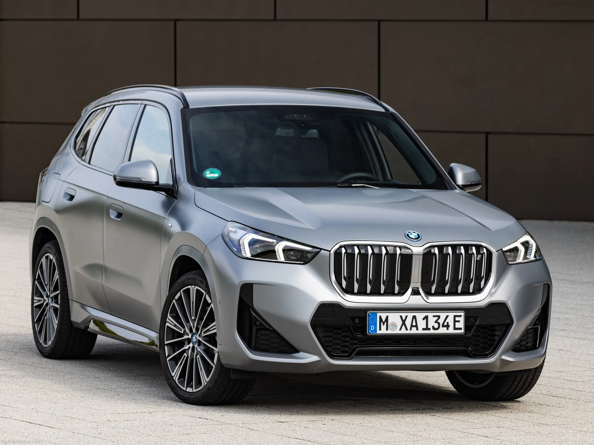 BMW iX1 (2023)
