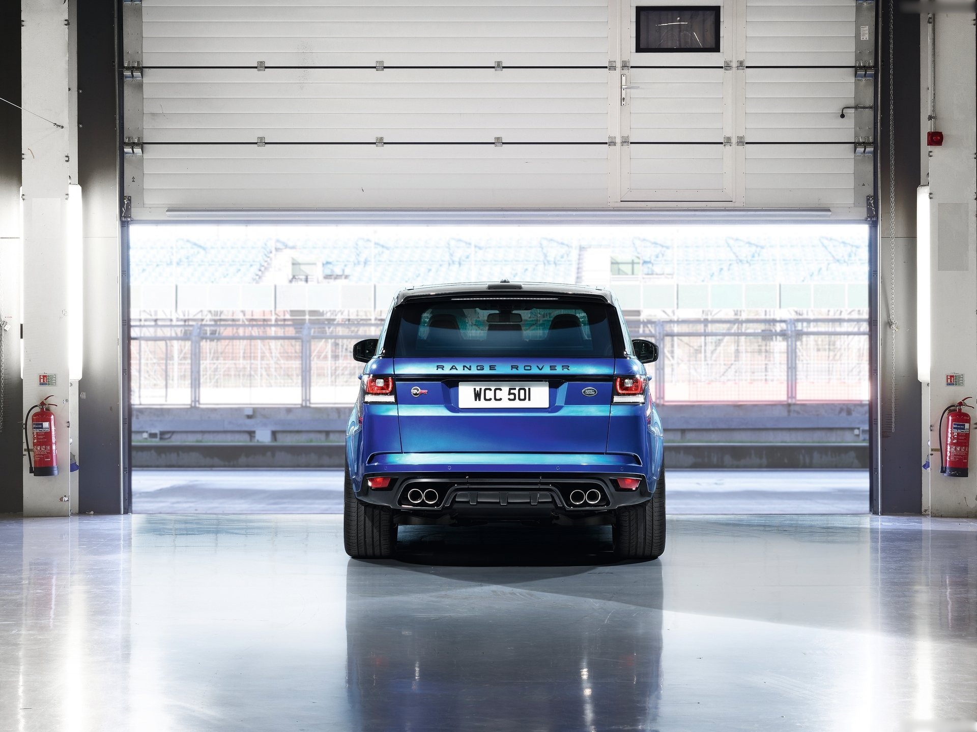 Land Rover Range Rover Sport SVR (2015) - Rear