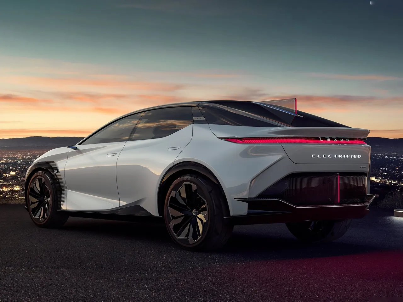 Lexus LF-Z Electrified Concept (2021) – zadní tříčtvrteční pohled