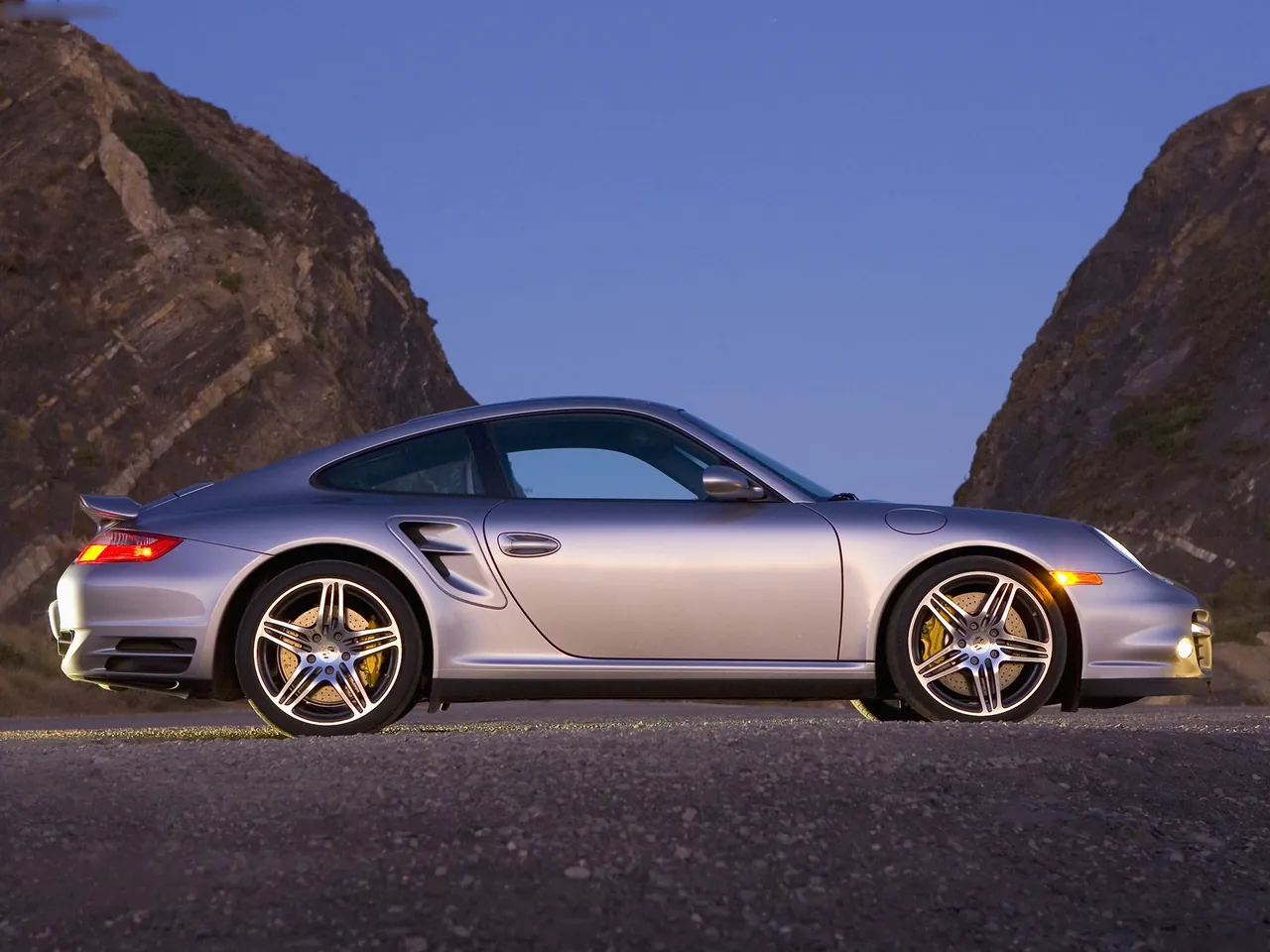 Porsche 911 Turbo (2007) - Side Profile