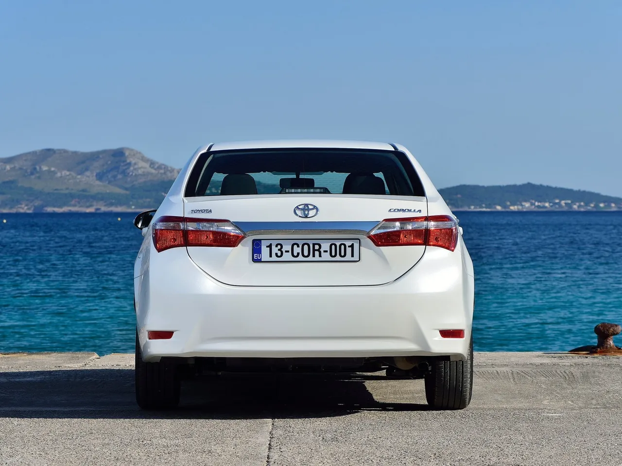 Toyota Corolla [EU] (2014) - Rear