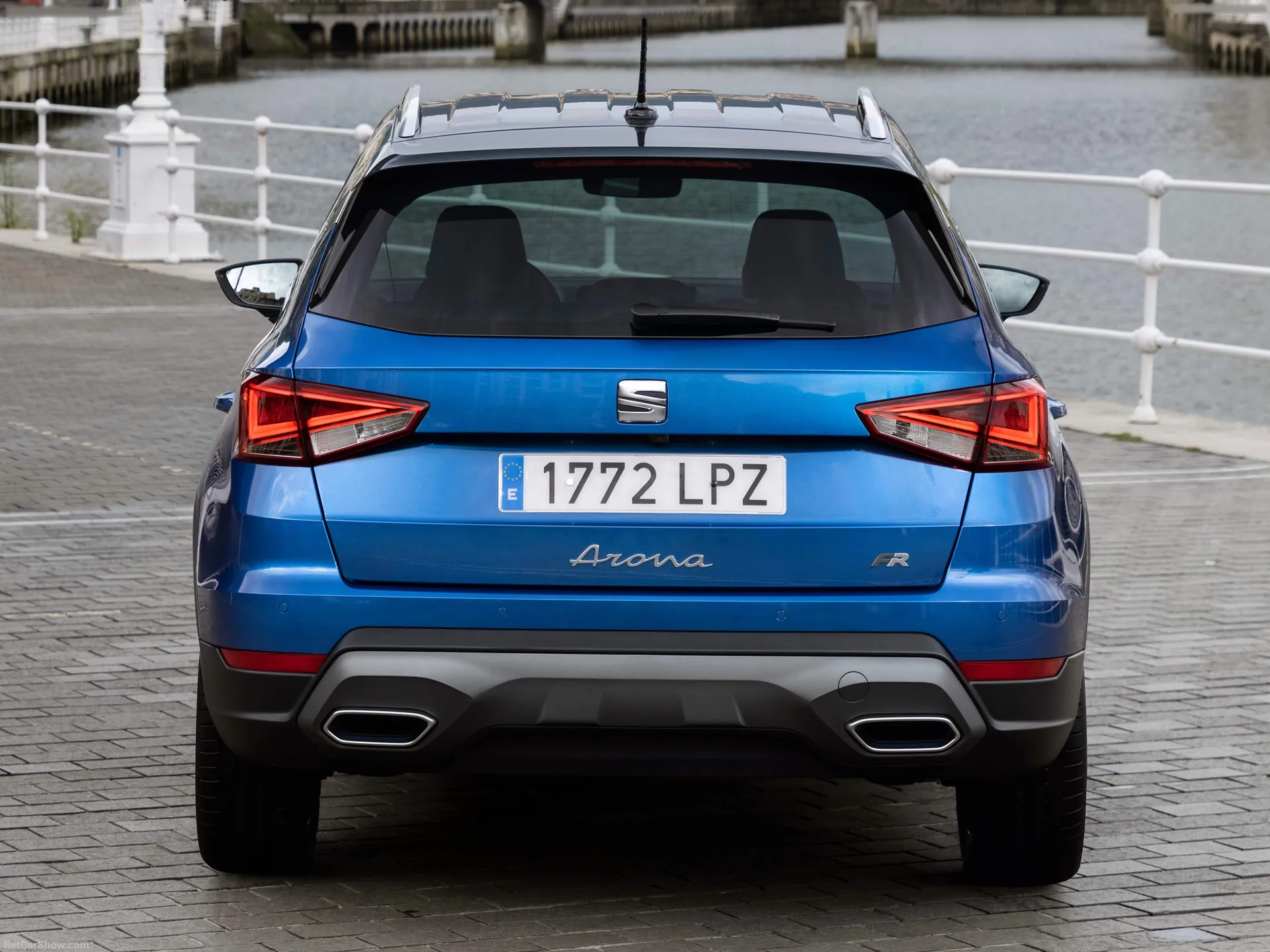 Seat Arona (2022) – zezadu