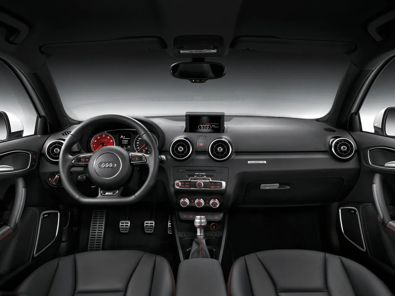 Audi A1 quattro (2013) – interiér