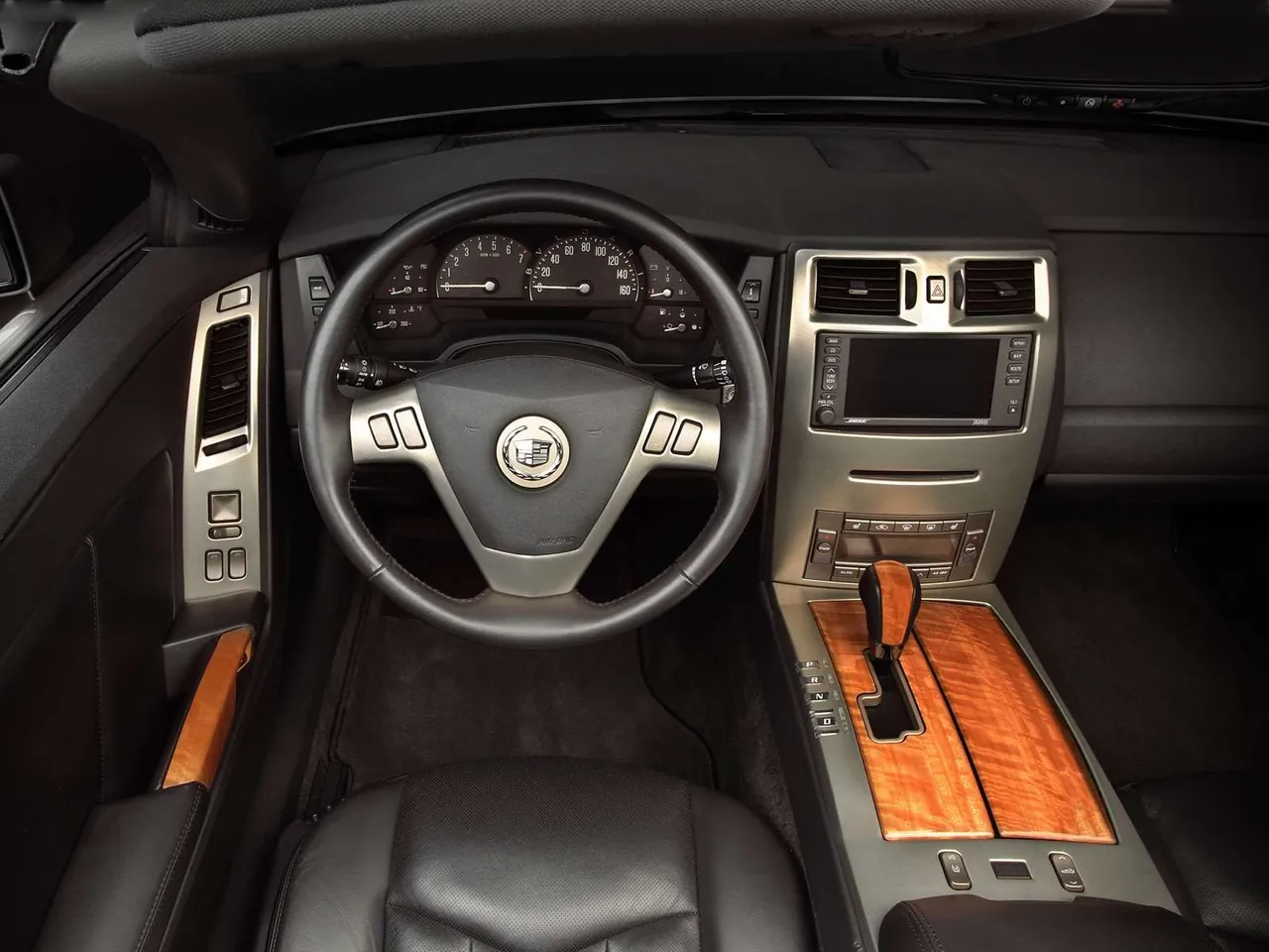 Cadillac XLR (2004) – interiér