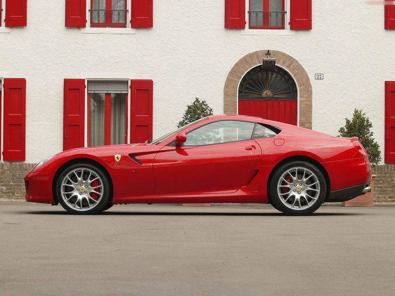 Ferrari 599 GTB Fiorano (2006) – boční profil