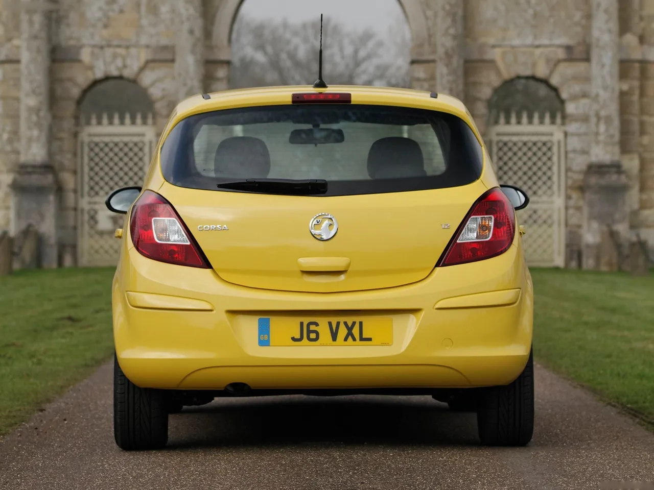 Vauxhall Corsa (2011) – zezadu