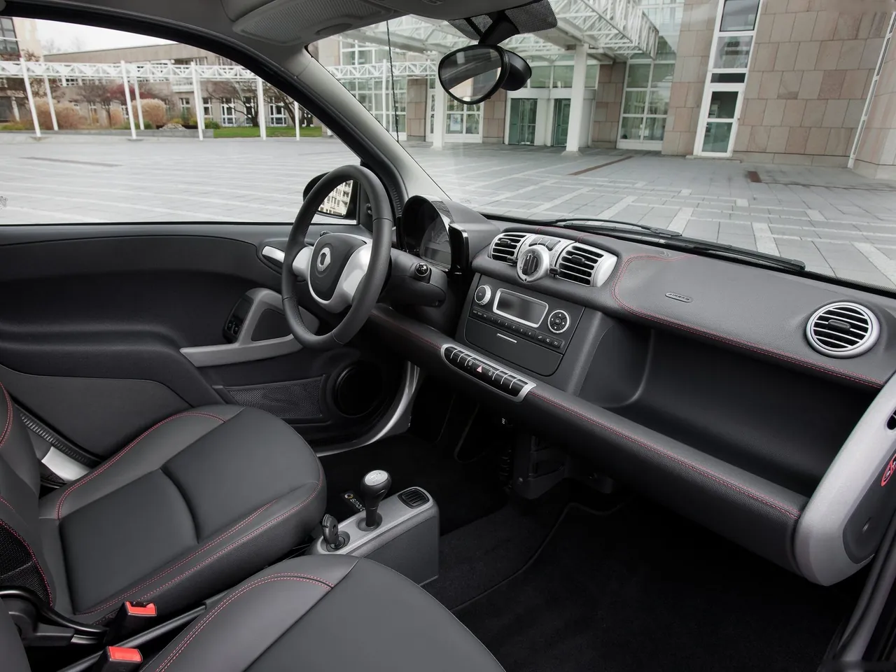 Smart fortwo sharpred (2012) – interiér