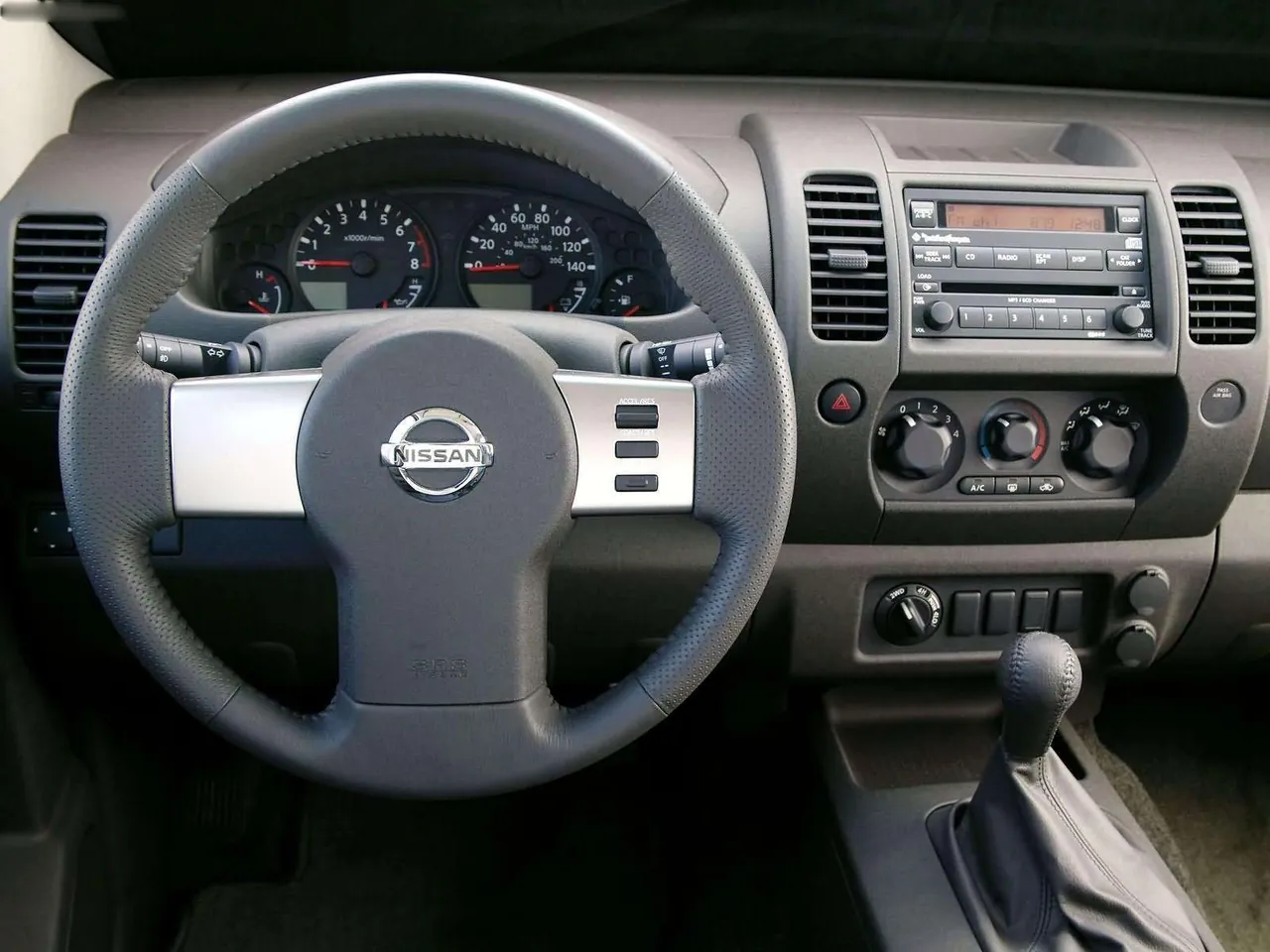 Nissan Xterra (2005) – interiér