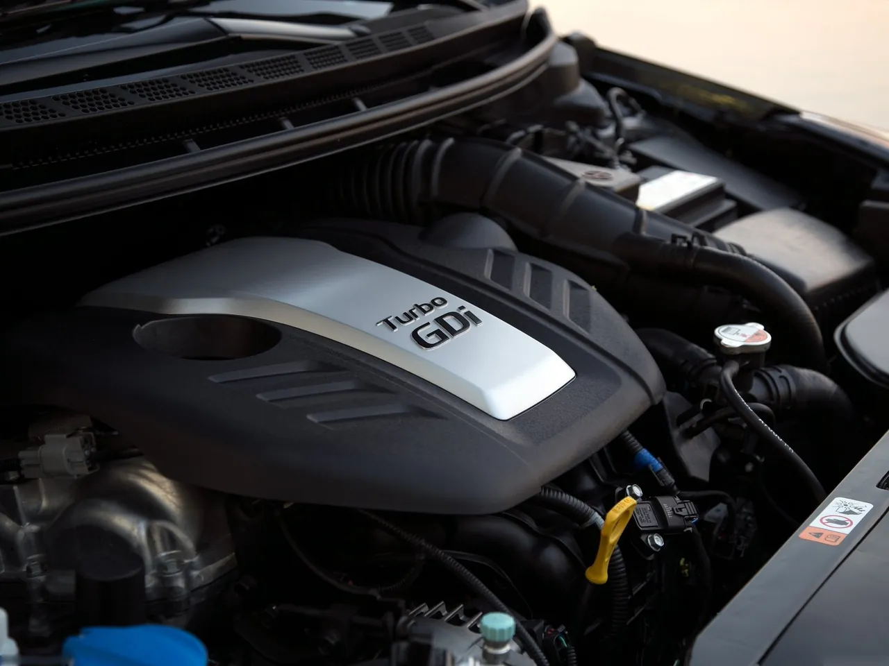 Kia Forte 5-door (2014) – motorový prostor