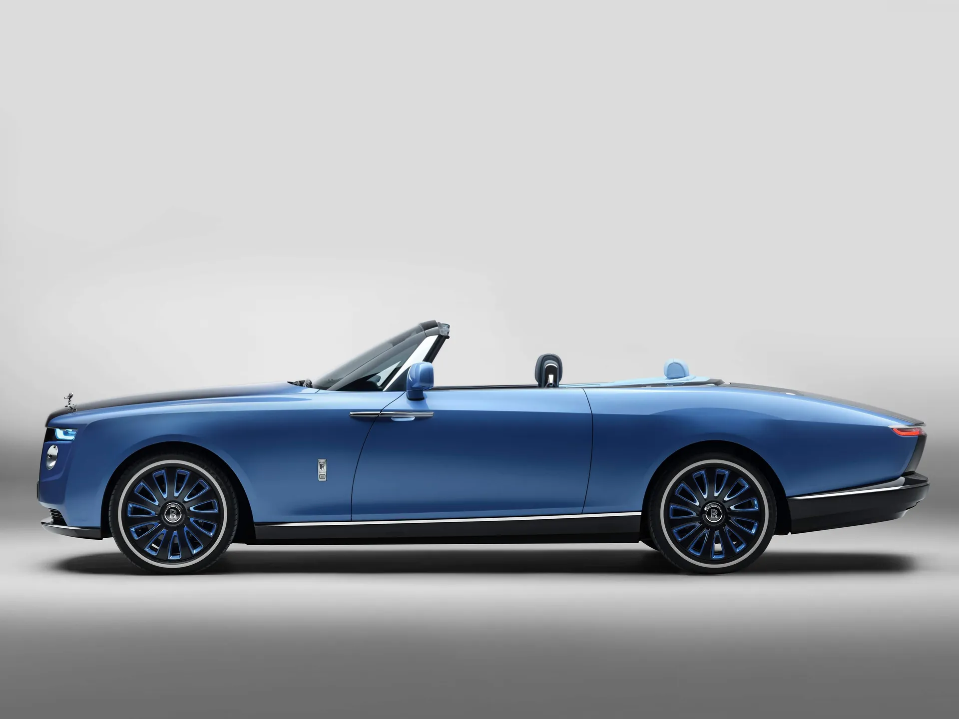 Rolls-Royce Boat Tail (2021) – boční profil