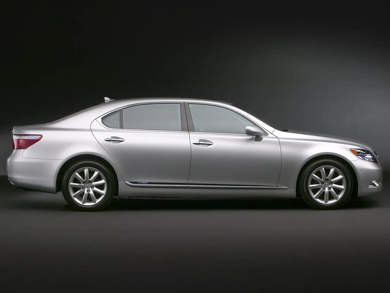 Lexus LS 600h L (2009) – boční profil