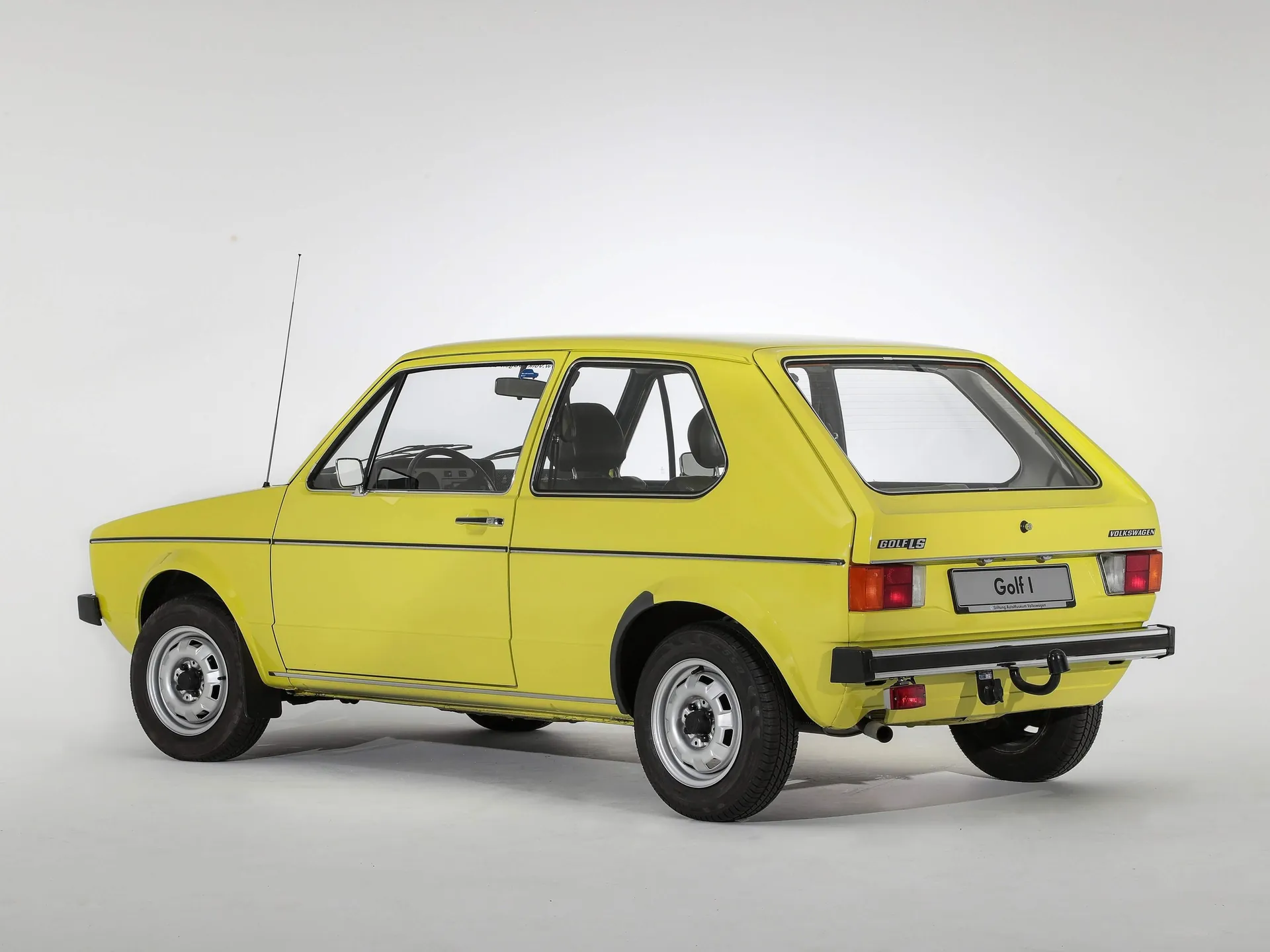 Volkswagen Golf I (1974) - Rear Three-Quarter