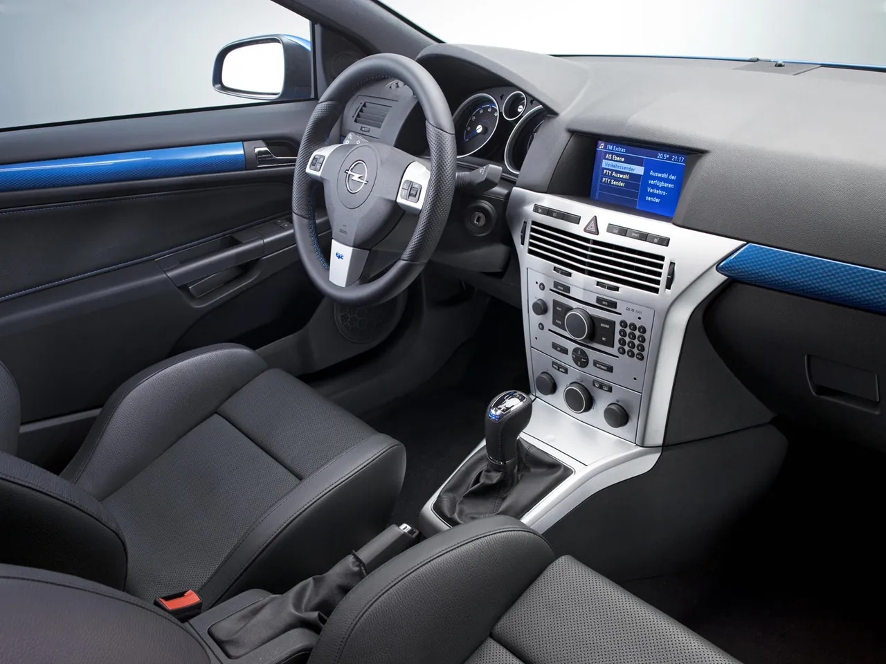 Opel Astra OPC (2006) – interiér