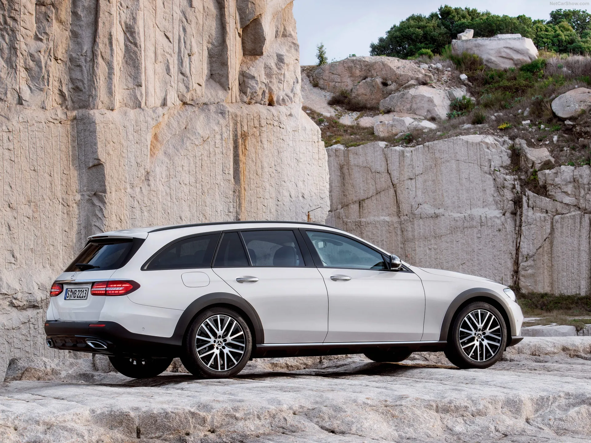 Mercedes-Benz E-Class All-Terrain (2021) - Rear Three-Quarter