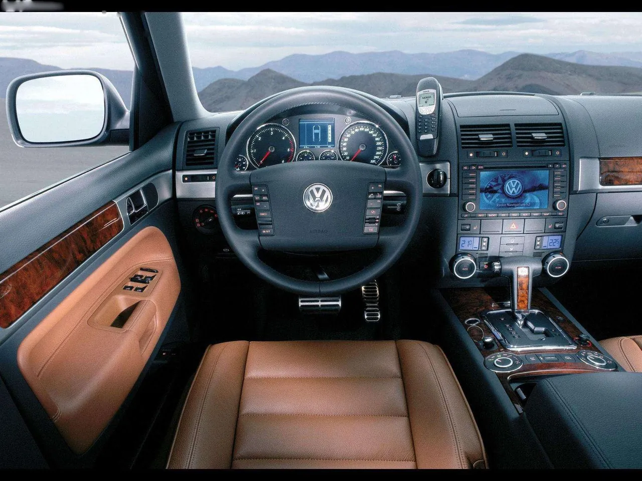 Volkswagen Touareg (2003) - Interior