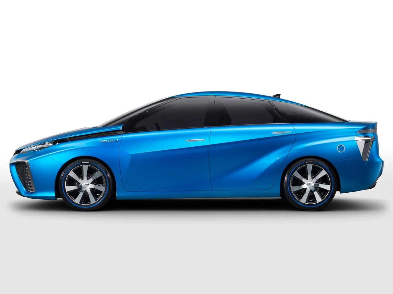 Toyota FCV Concept (2013) – boční profil