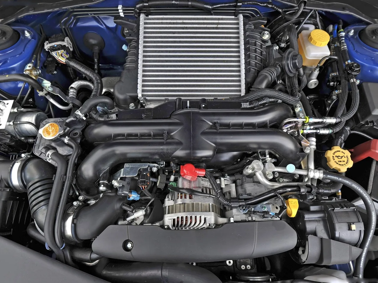 Subaru Impreza WRX (2011) – motorový prostor