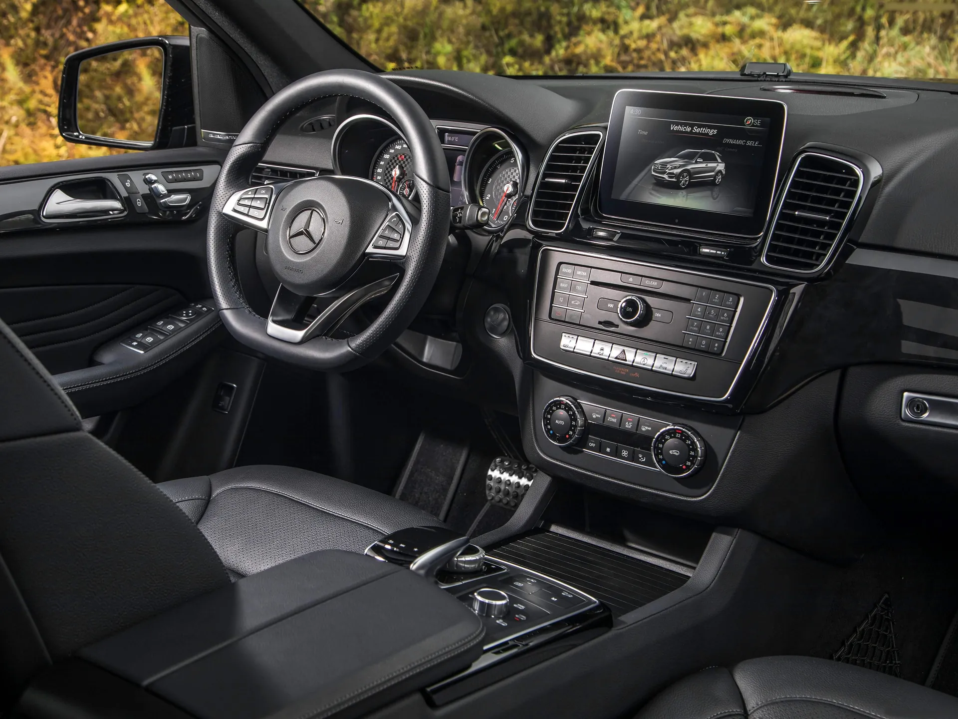 Mercedes-Benz GLE43 AMG [US] (2017) - Interior